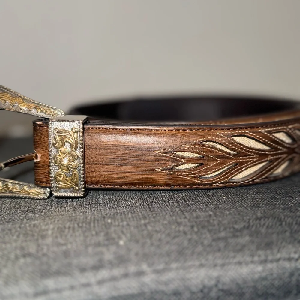 Cavender’s Brown Leather Western Belt Gold Glitter Inlay Buckle | Size L